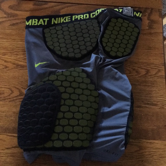 Nike Pro Combat Shorts - Picture 2 of 4